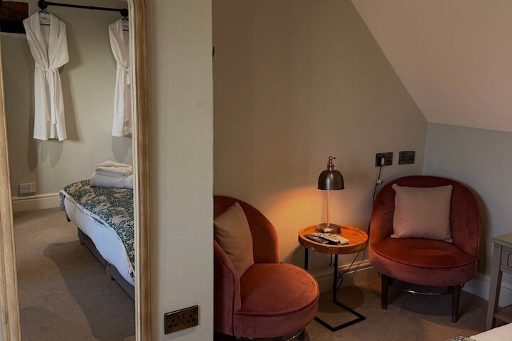 Room 9 of 43