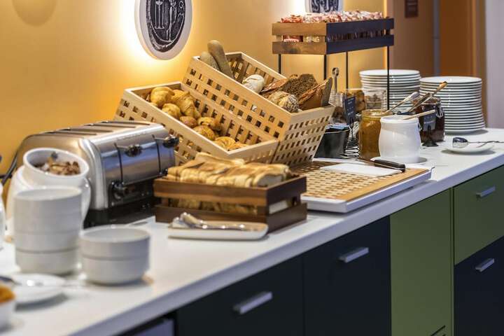 Breakfast/Coffee Service 50 of 88