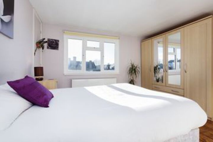 Room 10 of 18