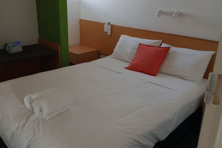 Room 10 of 72