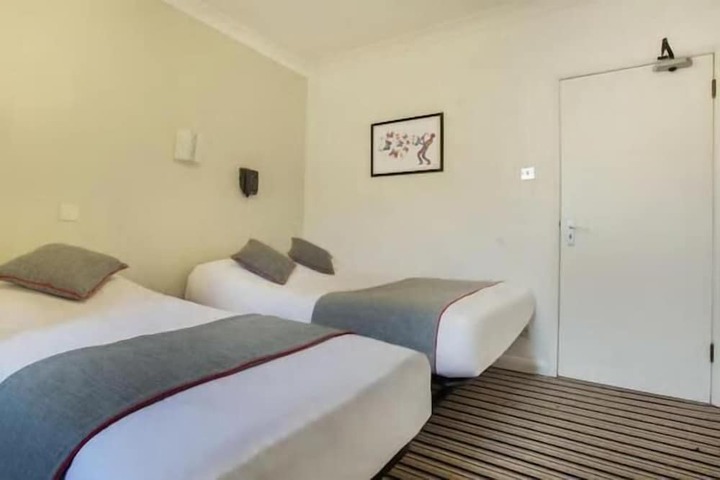 Room 18 of 32