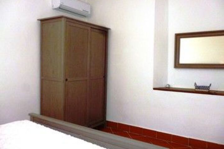 Room 7 of 18