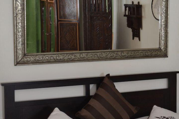 Room 4 of 76
