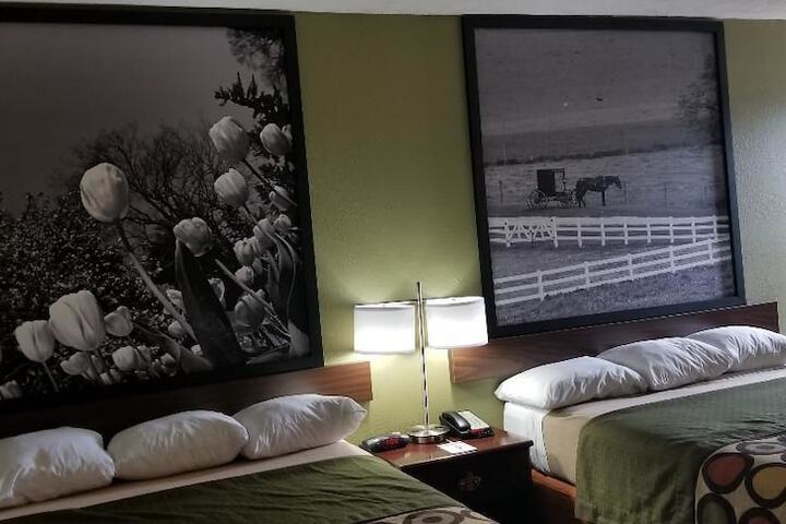 2 Queen Beds (16 of 18)