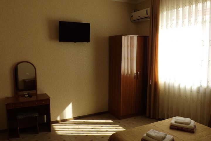 Room 11 of 21