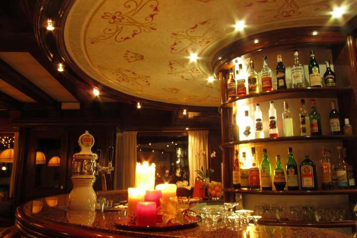Lounge 47 of 67