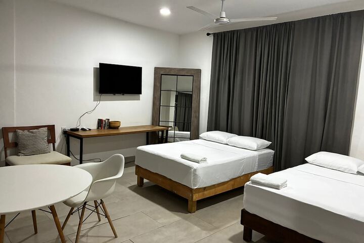 Room 4 of 6