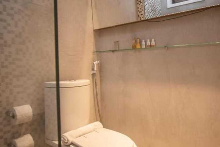 Clean Restrooms