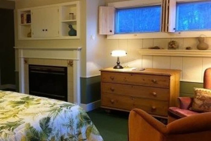 Room 12 of 148