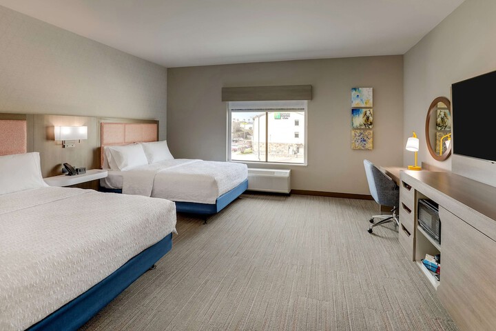 2 Queen Beds Hearing Accessible (3 of 30)