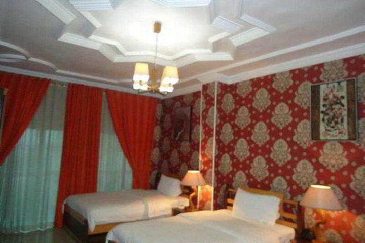 Room 8 of 31