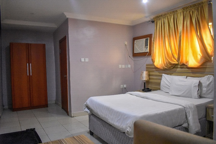 Room 7 of 41