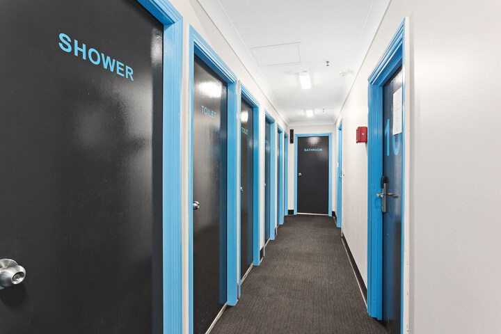 Room 16 of 21