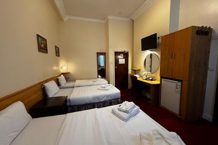 Room 49 of 95