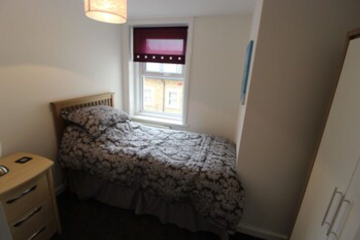 Room 5 of 10
