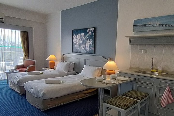 Room 351 of 650