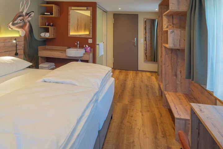 Room 26 of 125