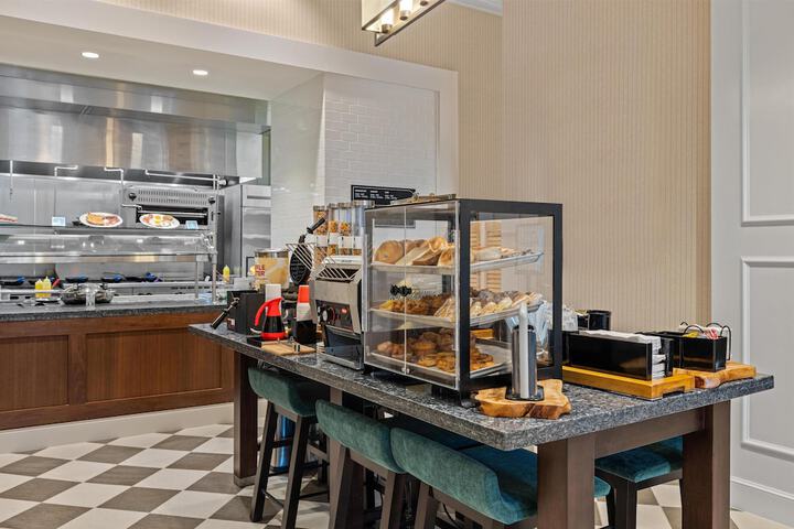 Breakfast area