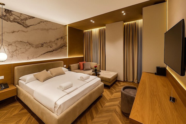 Room 30 of 146