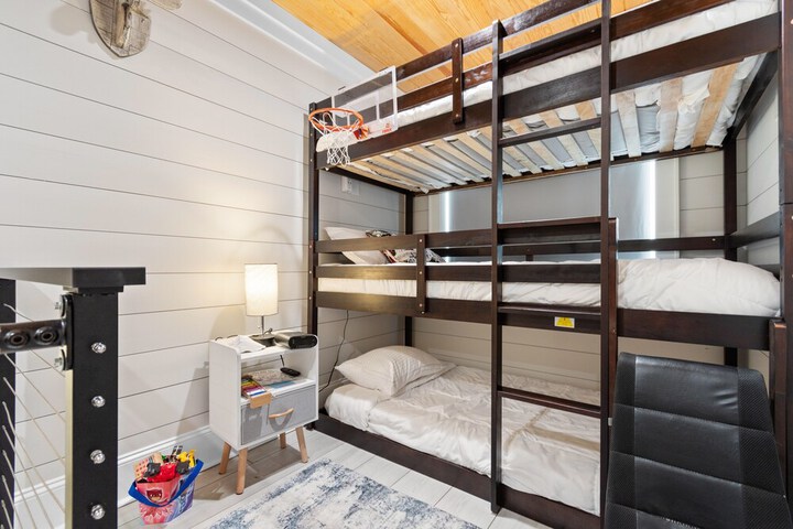 Room 599 of 759