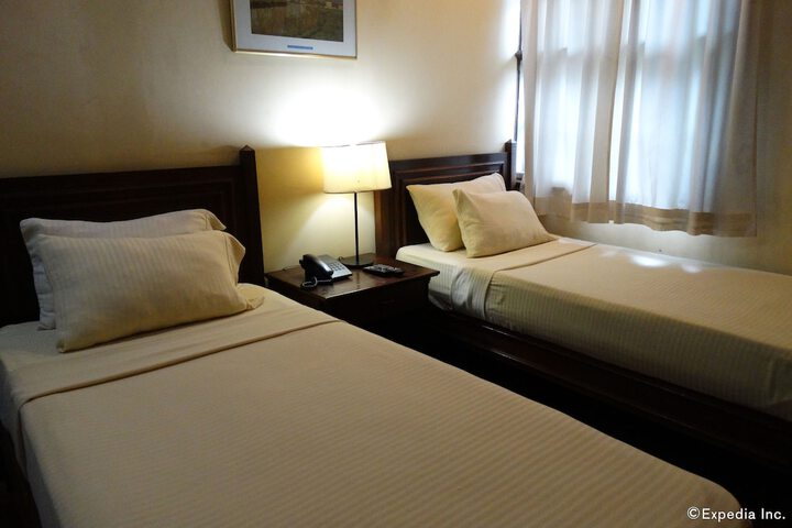 Room 9 of 83