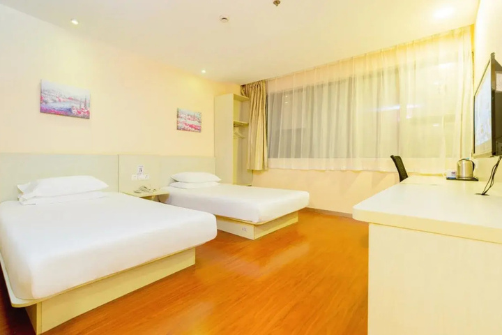 Room 2 of 12