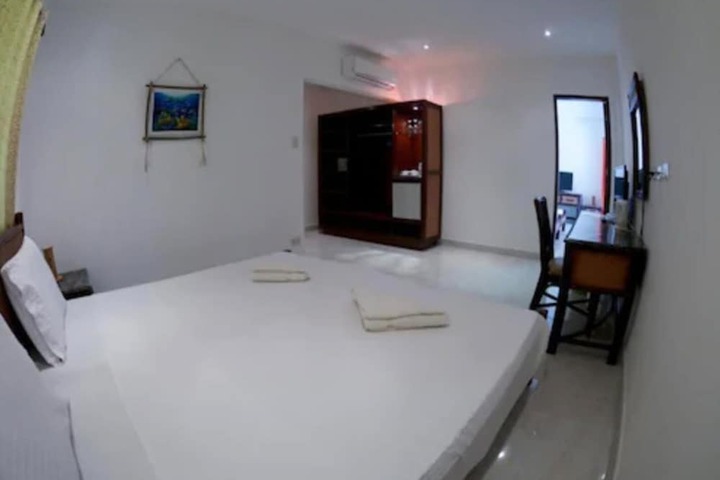Room 6 of 61