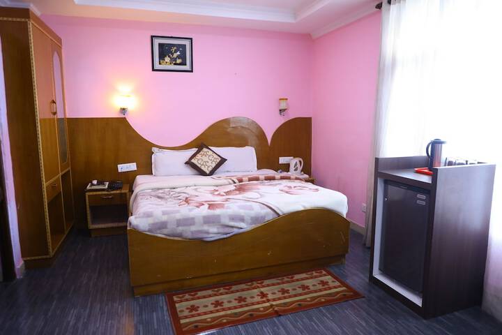 Room 5 of 43
