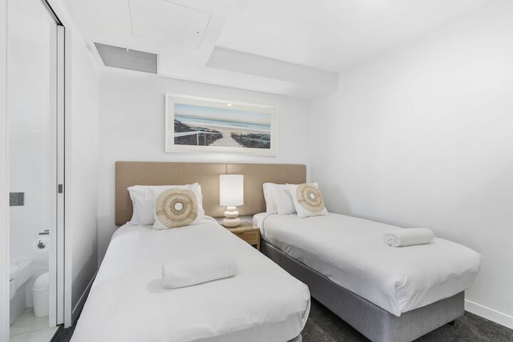 Room 40 of 213