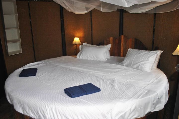 Room 10 of 26