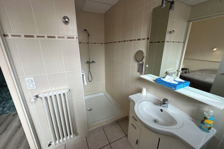 Room 45 of 81