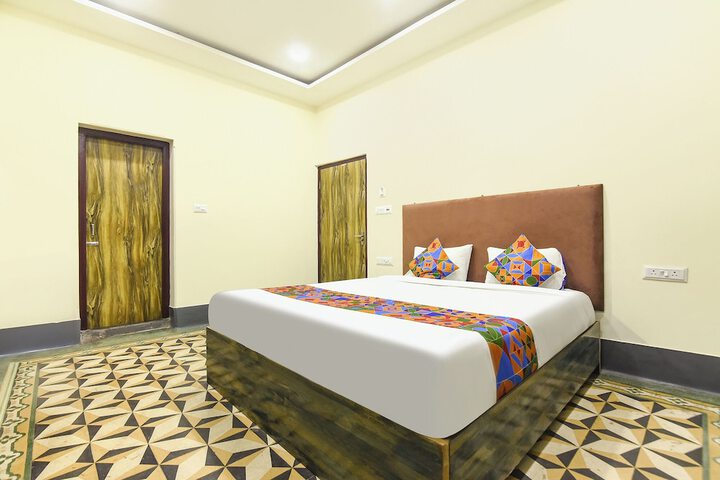 Room 10 of 27