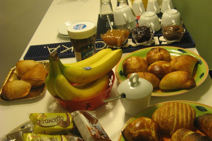 Breakfast/Coffee Service 24 of 30