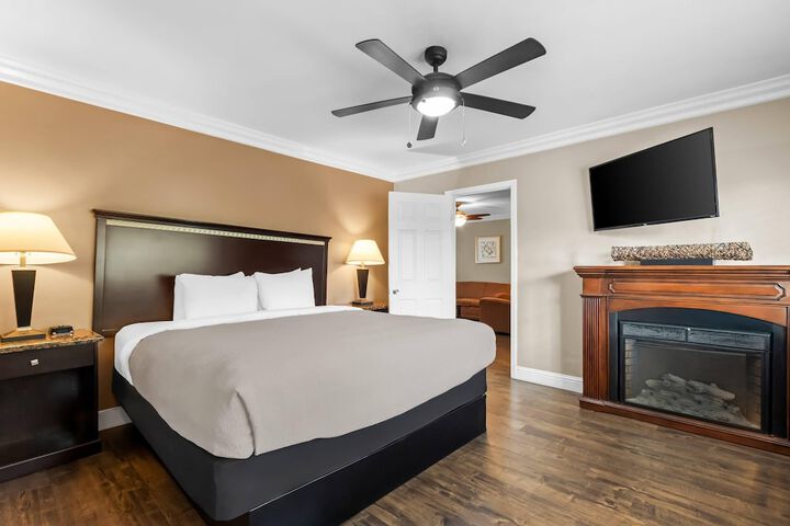 Room 43 of 64
