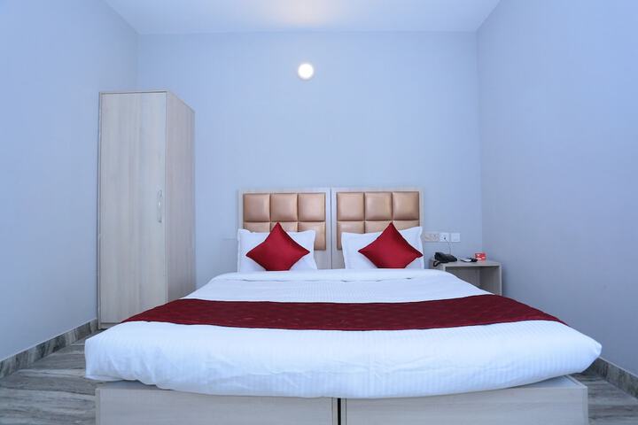 Room 19 of 38