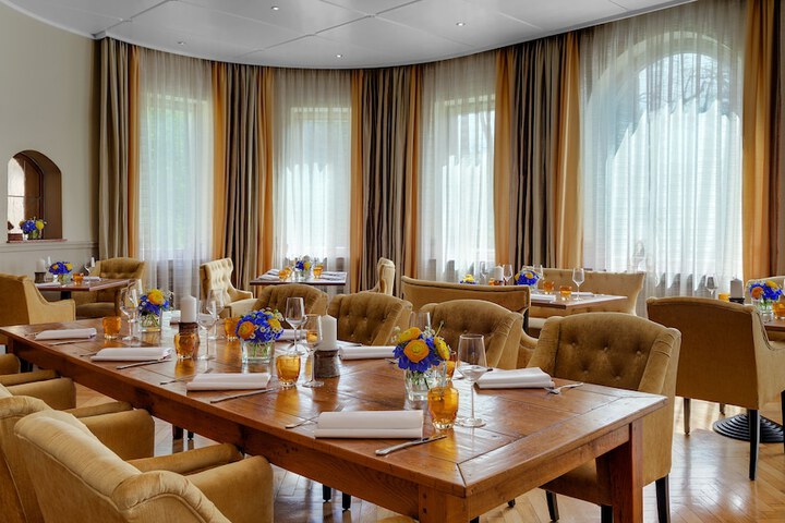 Dining Photos