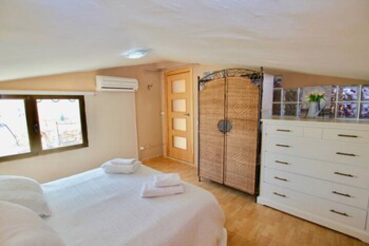 Room 129 of 157