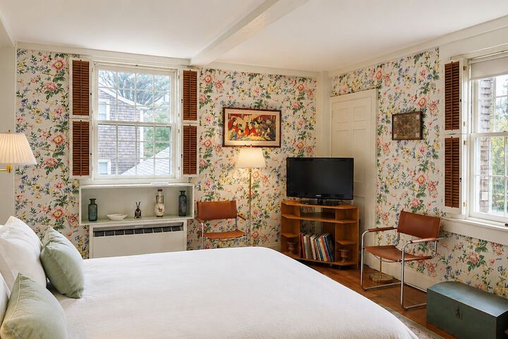 Room 5 of 44