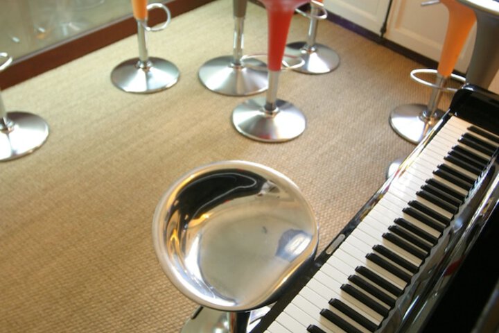 Lounge 61 of 74