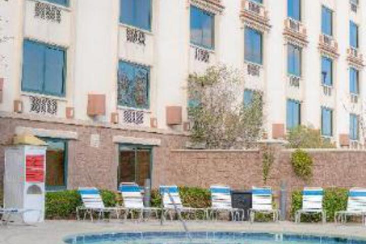 Pools & Facilities