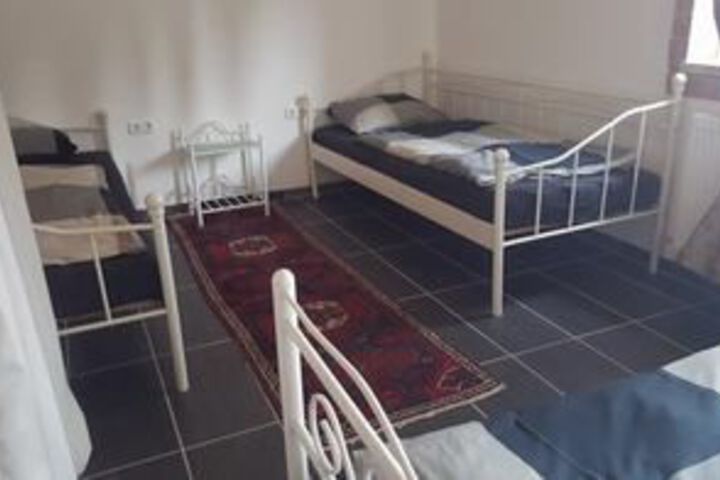 Room 15 of 39