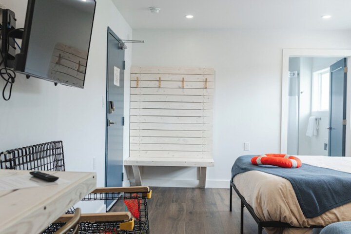 Room 20 of 33