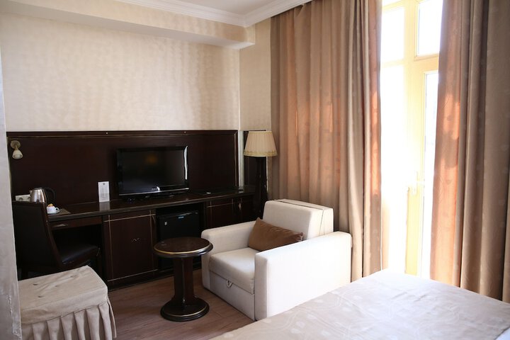 Room 63 of 122