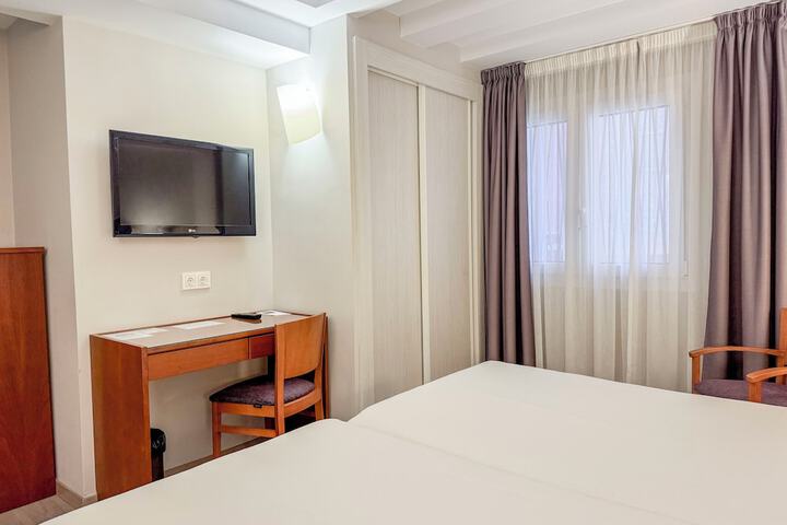 Room 2 of 24