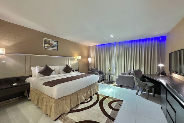 Room 21 of 33