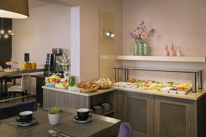 Breakfast buffet