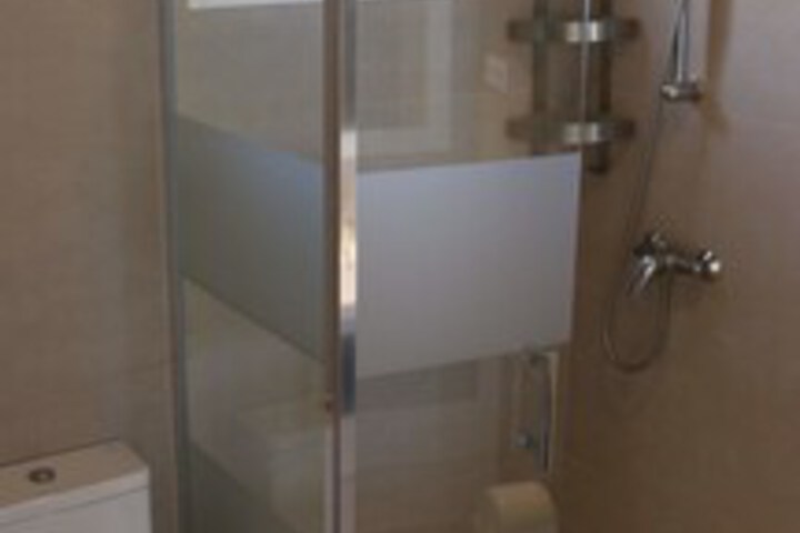 Room 2 of 18