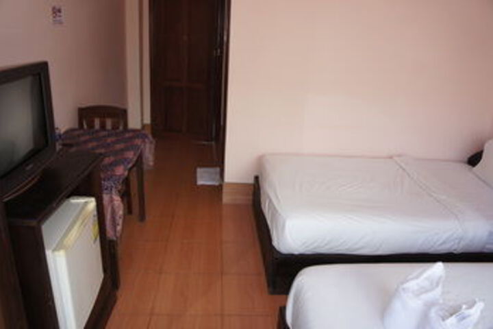 Room 7 of 34