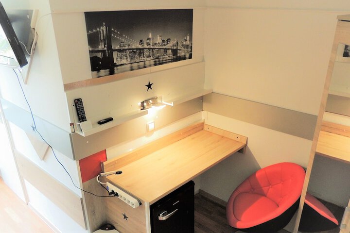 Room 155 of 272