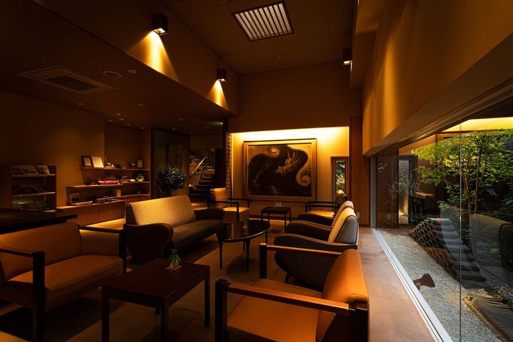 Hotel Lobby